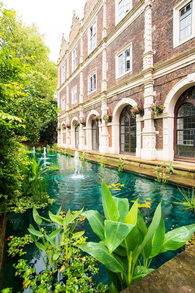 Safestay London Kensington Holland Park