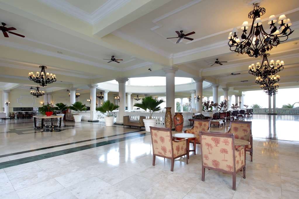 Grand Palladium Lady Hamilton Resort & Spa All Inclusive
