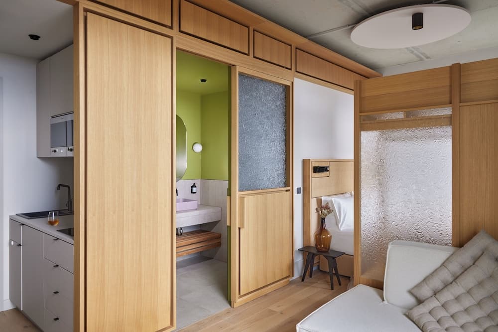 Locke at East Side Gallery