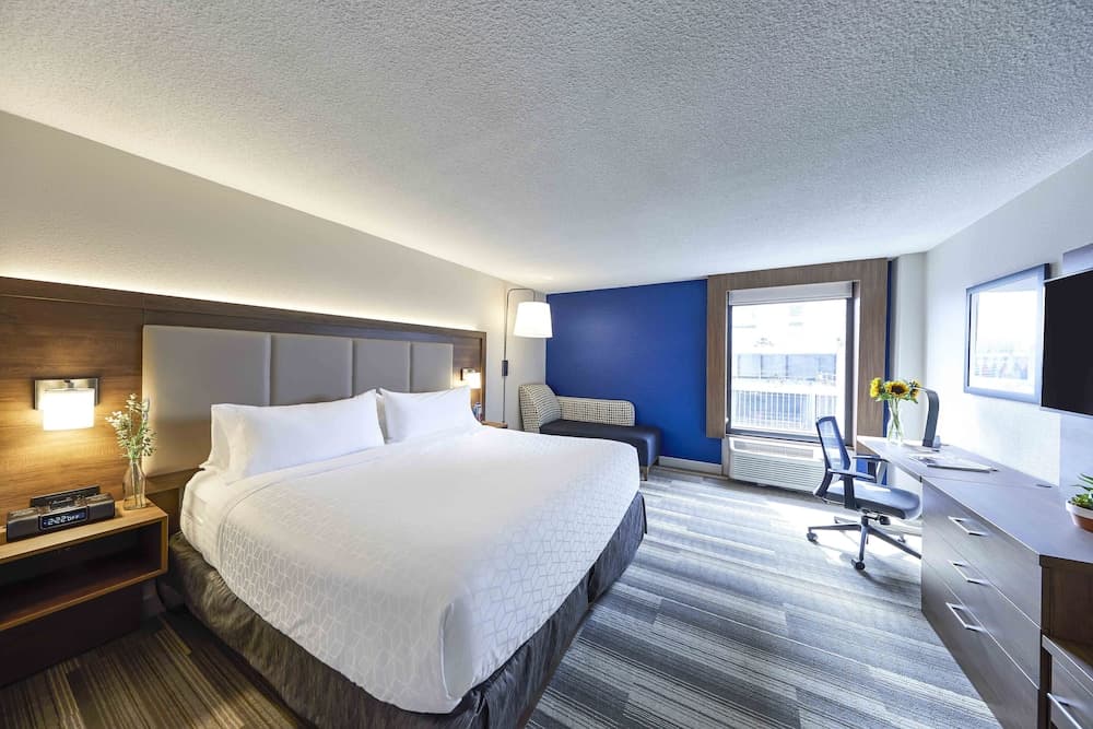 Holiday Inn Express Nashville Downtown Broadway by IHG