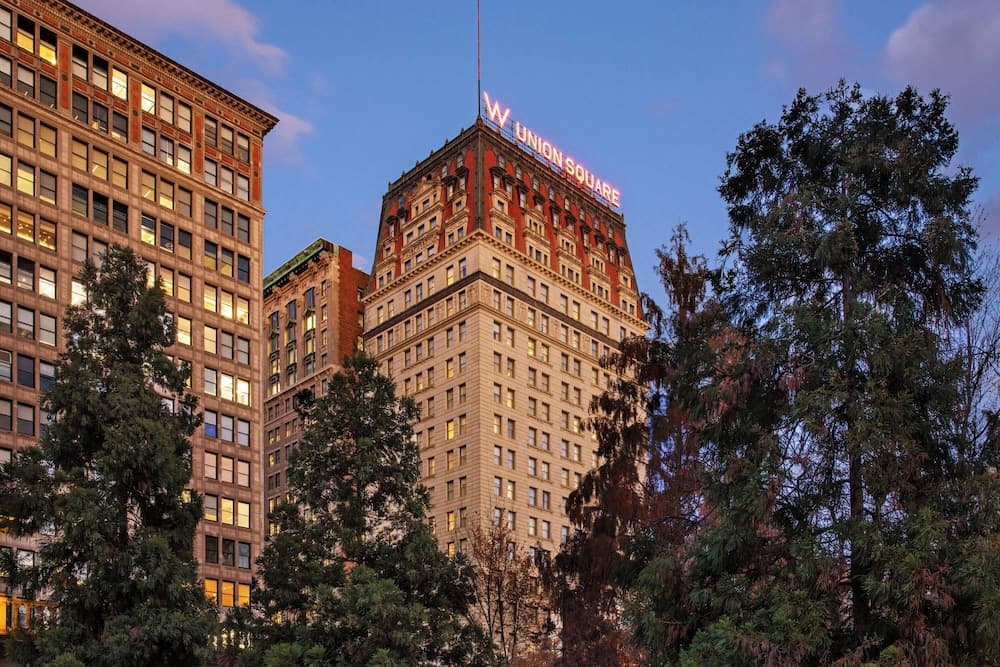 W New York Union Square