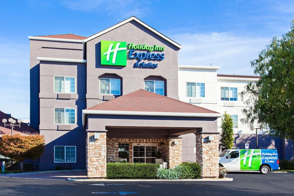 Holiday Inn Express Hotel 
