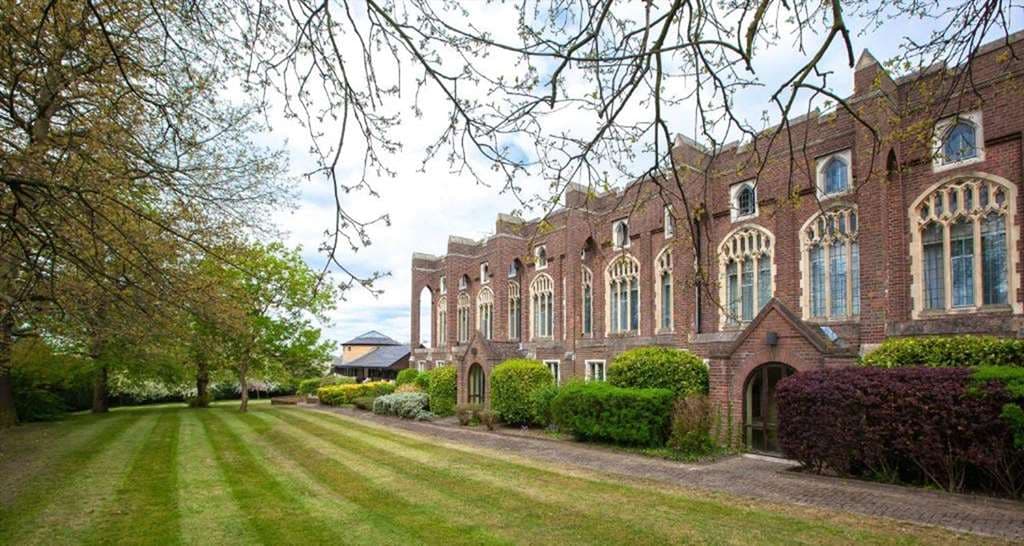 London Chigwell Prince Regent BW Signature